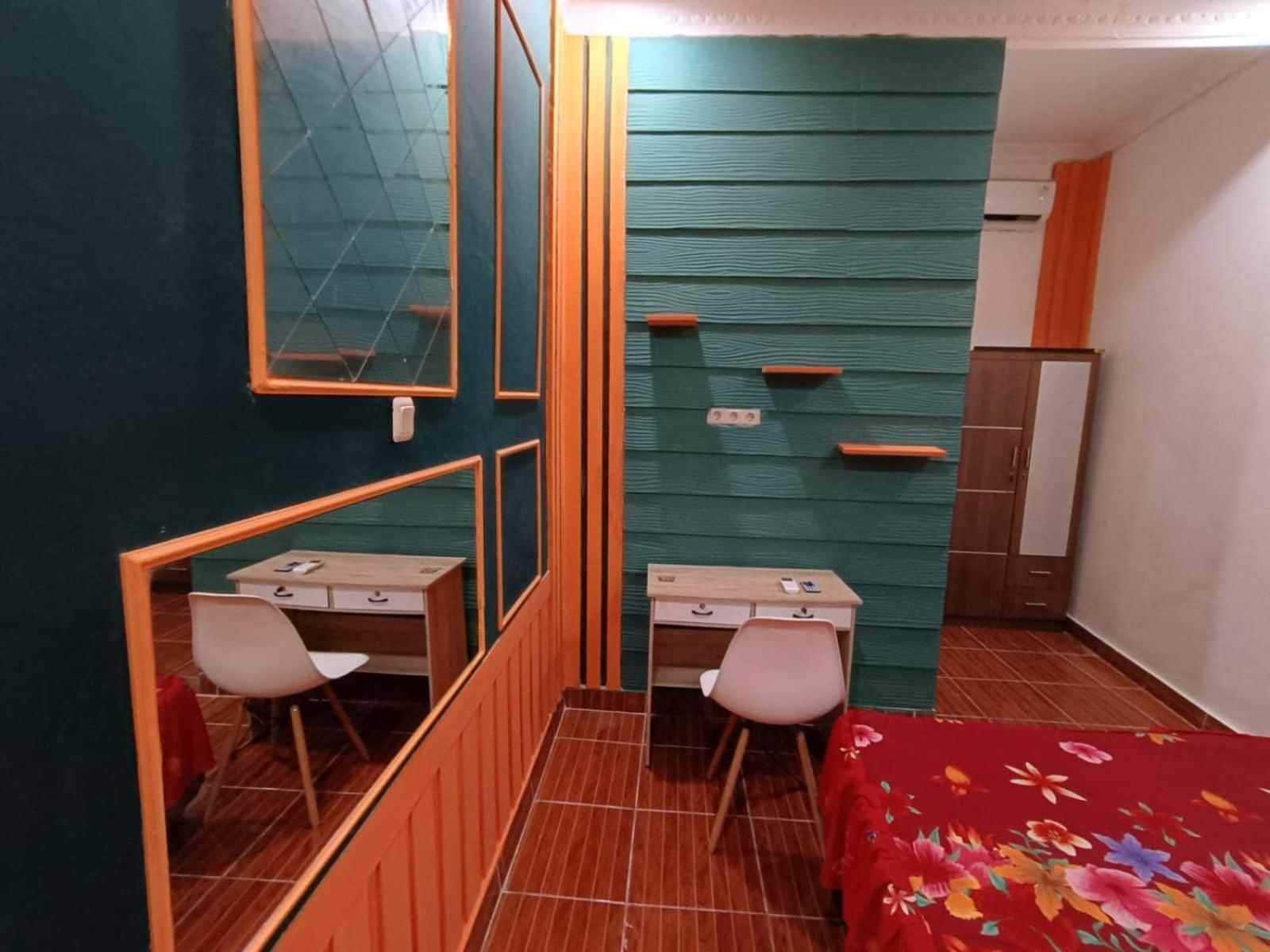 Oyo Life 92977 Neba Kost Aesthetic Hotel Peladen Bagian luar foto